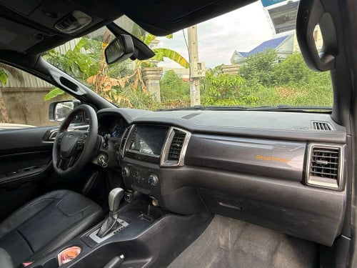 Ford XLT 2017 ឆ្វេងកែ ឡានស្អាត