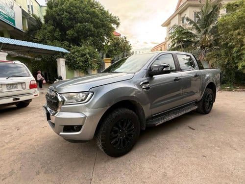 Ford XLT 2017 ឆ្វេងកែ ឡានស្អាត