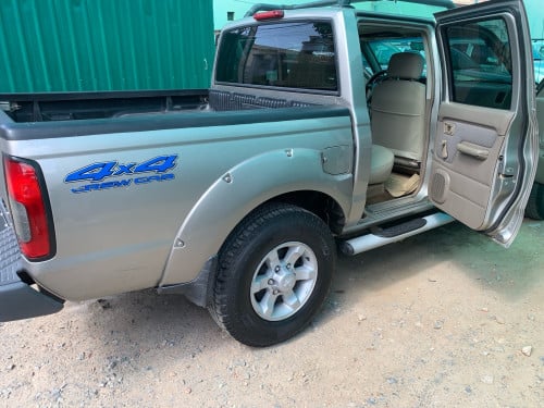 Frontier ឆ្នាំ 01 ប៉ុង2 ឡានស្អាត