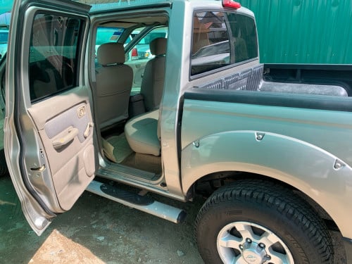 Frontier ឆ្នាំ 01 ប៉ុង2 ឡានស្អាត
