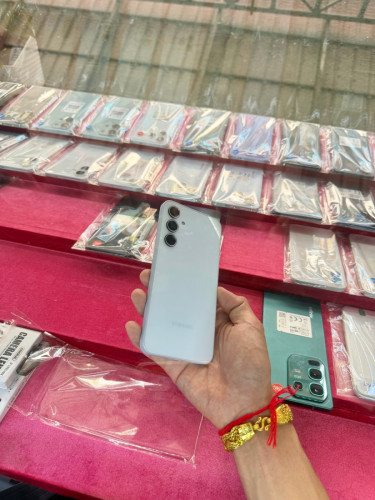 Galaxy A35 5G 128G មួយទឹក ស្អាត99% តម្លៃ 130$