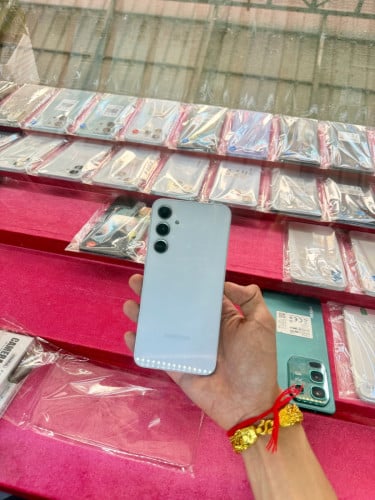 Galaxy A35 5G 128G មួយទឹក ស្អាត99% តម្លៃ 130$