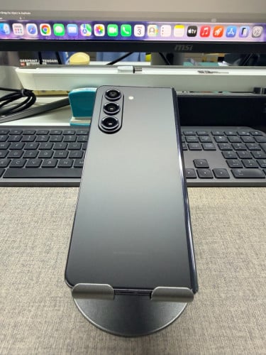 Galaxy Fold 5 1T Ram 12gb ក្រុមហ៊ុន