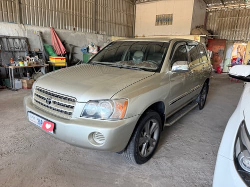 Highlander 03 V6ប៉ុង2សំនុំសុីនទឹកមាសសាច់ដែកបាតស្អាតខ្ចី