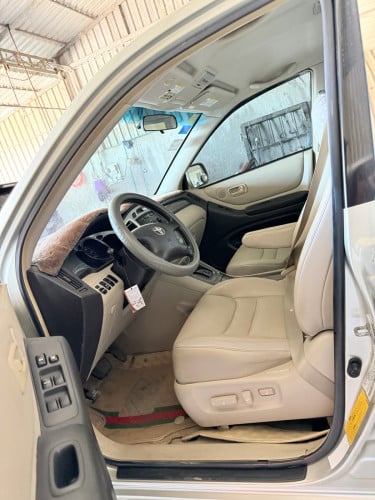 Highlander 03 V6ប៉ុង2សំនុំសុីនទឹកមាសសាច់ដែកបាតស្អាតខ្ចី
