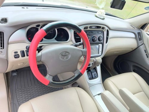 Highlander V4 ប៉ុង1 ​ ឆ្នាំ2004 កៅអី3ជួរ