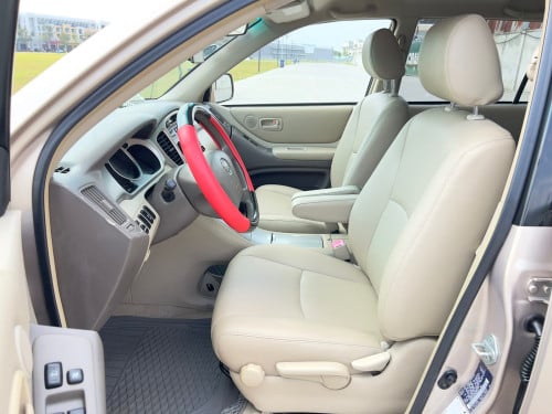 Highlander V4 ប៉ុង1 ​ ឆ្នាំ2004 កៅអី3ជួរ
