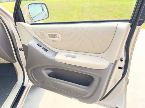 Highlander V4 ប៉ុង1 ​ ឆ្នាំ2004 កៅអី3ជួរ