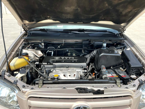 Highlander V4 ប៉ុង1 ​ ឆ្នាំ2004 កៅអី3ជួរ