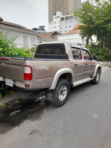 HILUX TIGER 02 ស្ដាំអូតូប៉ុង2 ម៉ាសុីនប្រាដូ