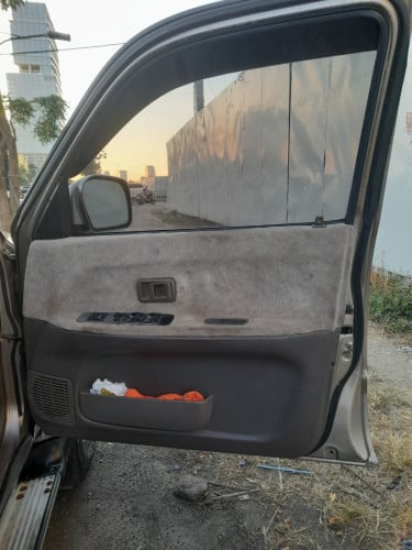 HILUX TIGER 02 ស្ដាំអូតូប៉ុង2 ម៉ាសុីនប្រាដូ