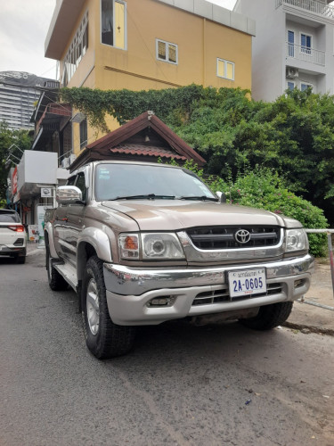 HILUX TIGER 02 ស្ដាំអូតូប៉ុង2 ម៉ាសុីនប្រាដូ