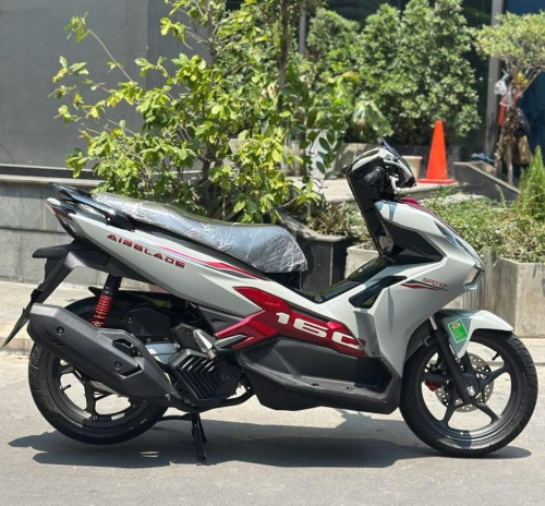 Honda Airblack 160cc 2024