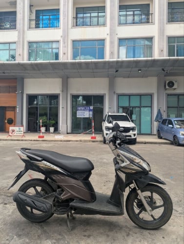 Honda click 110cc year 2011 មានពន្ធ