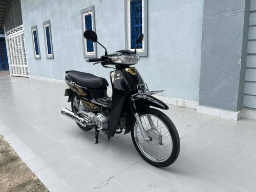 Honda Dream 024 នៅសាណុំមួយជុំកាតគ្រីម្ចាស់ដេីម