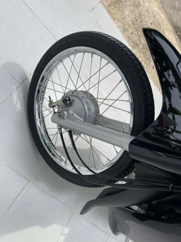 Honda Dream 024 នៅសាណុំមួយជុំកាតគ្រីម្ចាស់ដេីម