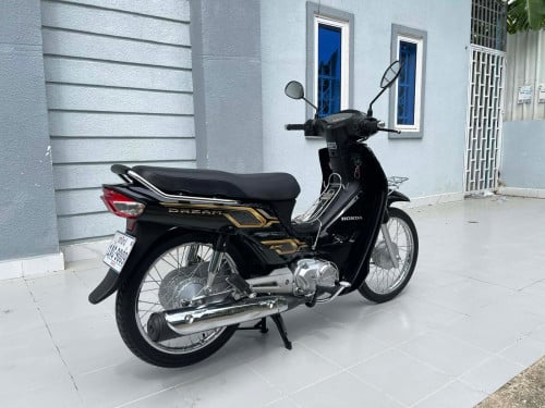 Honda Dream 024 នៅសាណុំមួយជុំកាតគ្រីម្ចាស់ដេីម