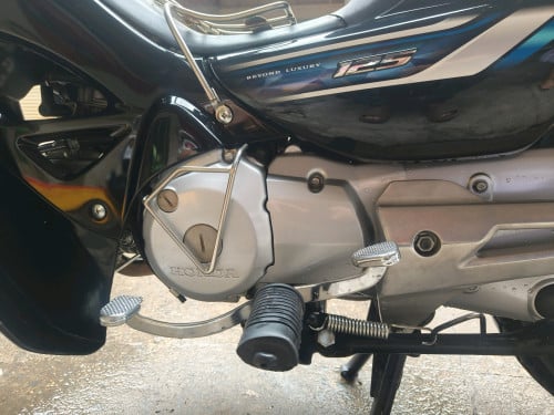 Honda Dream 2016