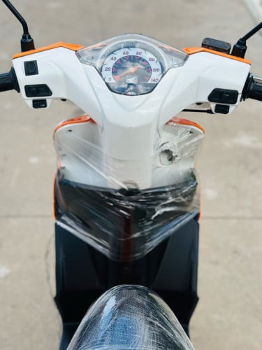HONDA ICON 012 ក្រុមហ៊ុន ម៉ាសុីនតាន់ហាប់នែនស្ងាត់ជិះស្រួលស្ទុះធានាមិនលាន់មិនហុយមានពន្ធកាតគ្រឺហ្សីន