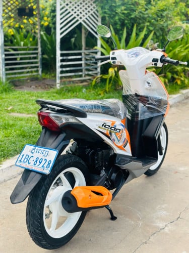 HONDA ICON 012 ក្រុមហ៊ុន ម៉ាសុីនតាន់ហាប់នែនស្ងាត់ជិះស្រួលស្ទុះធានាមិនលាន់មិនហុយមានពន្ធកាតគ្រឺហ្សីន