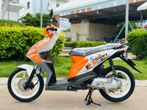 HONDA ICON 012 ក្រុមហ៊ុន ម៉ាសុីនតាន់ហាប់នែនស្ងាត់ជិះស្រួលស្ទុះធានាមិនលាន់មិនហុយមានពន្ធកាតគ្រឺហ្សីន