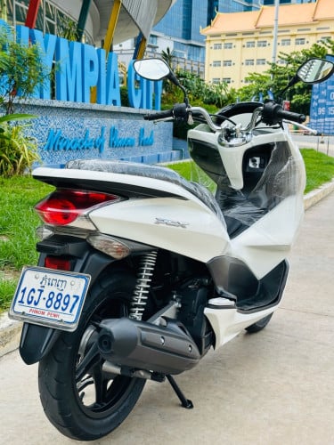 HONDA PCX 012ជប៉ុនសុទ្ធ100% កម្លាំង125cc ម៉ាស៊ីនតាន់ហាប់នែនស្ងាត់ជិះស្រួលស្ទុះខ្លាំងមានពន្ធ