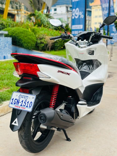 HONDA PCX 017 ជប៉ុនសុទ្ធ100% កម្លាំង125cc ម៉ាសុីនតាន់ហាប់នែនសំណុំហ្សីន95%មានពន្ធកាតគ្រឺហ្សីន