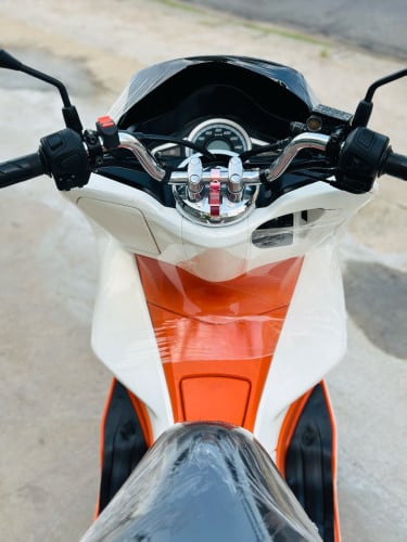 HONDA PCX 017សោស្មាតឃីកម្លាំង150ccម៉ាស៊ីនតាន់ហាប់នែនស្ងាត់សំណុំហ្សីនជិះស្រួលស្ទុះមានពន្ធកាតគ្រឺហ្សីន