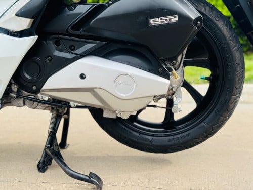 HONDA PCX 018 សោស្មាតឃីកម្លាំង150cc ម៉ាសុីនតាន់ហាប់នែនស្ងាត់ជិះស្រួលស្ទុះមិនលាន់មិនហុយមានពន្ធកាតគ្រឺ