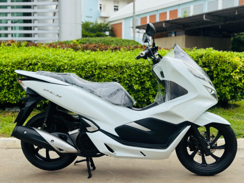 HONDA PCX 018 សោស្មាតឃីកម្លាំង150cc ម៉ាសុីនតាន់ហាប់នែនស្ងាត់ជិះស្រួលស្ទុះមិនលាន់មិនហុយមានពន្ធកាតគ្រឺ