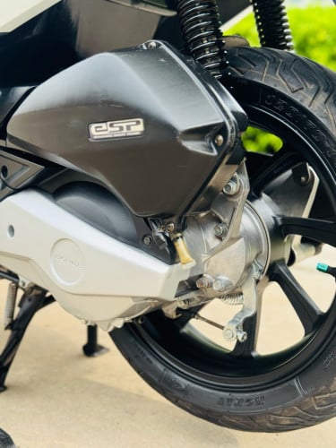 HONDA PCX 018 សោស្មាតឃីកម្លាំង150cc ម៉ាសុីនតាន់ហាប់នែនស្ងាត់ជិះស្រួលស្ទុះមិនលាន់មិនហុយមានពន្ធកាតគ្រឺ