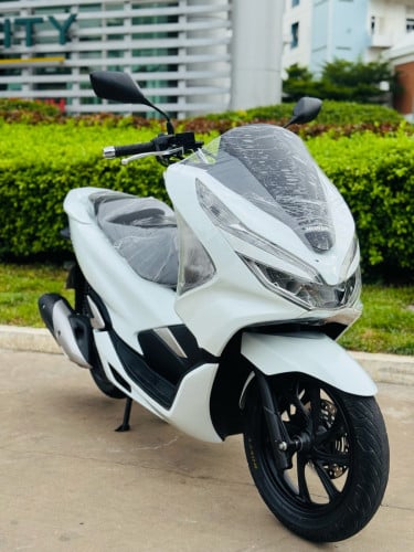 HONDA PCX 018 សោស្មាតឃីកម្លាំង150cc ម៉ាសុីនតាន់ហាប់នែនស្ងាត់ជិះស្រួលស្ទុះមិនលាន់មិនហុយមានពន្ធកាតគ្រឺ