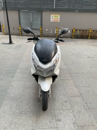 Honda Pcx125cc 2012 New98%មានពន្ធកាតគ្រីស្លាកលេខ