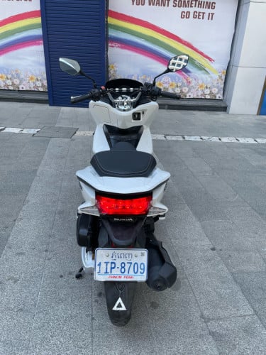 Honda Pcx125cc 2015 Japan New98%មានពន្ឌកាតគ្រីស្លាកលេខ