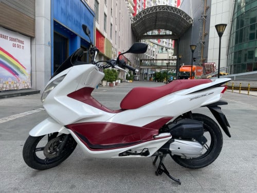 Honda Pcx150cc 2015 New98%មានពន្ធកាតគ្រីស្លាកលេខ