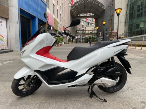 Honda Pcx150cc 2018 ស្មាតឃី New98%មានពន្ធកាតគ្រីស្លាកលេខ