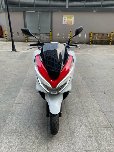 Honda Pcx150cc 2018 ស្មាតឃី New98%មានពន្ធកាតគ្រីស្លាកលេខ