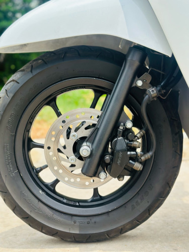 HONDA SCOOPY 015 ម៉ាសុីនតាន់ហាប់នែនជិះស្រួលមិនលាន់មិនហុយមានពន្ធកាតគ្រឺហ្សីន
