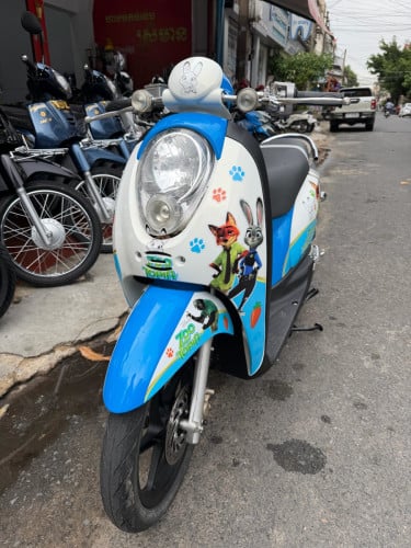 Honda Scoopy - I