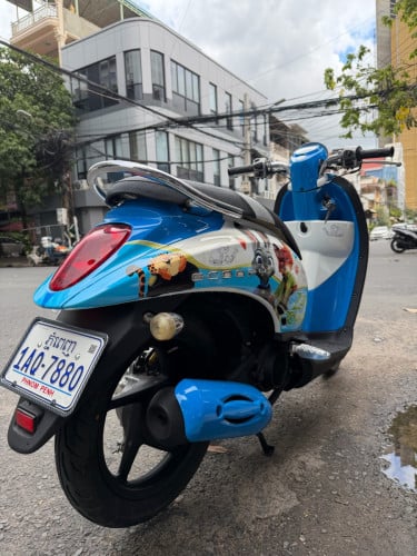 Honda Scoopy - I