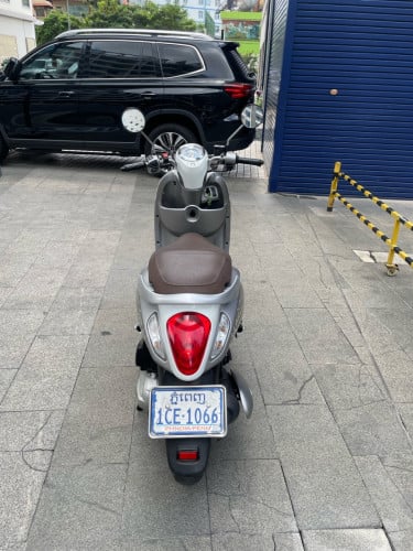 Honda Scoopyi 2014 New98%មានពន្ធកាតគ្រីស្លាកលេខ