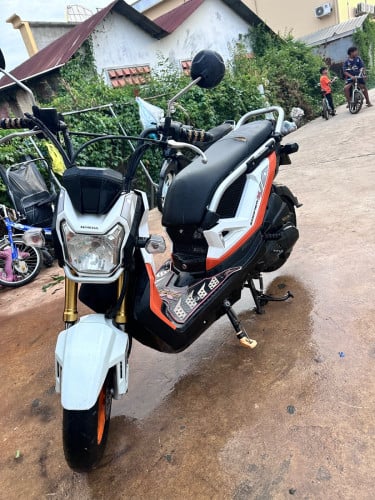 honda zoomer 017សានុំ 500$ដាច់ហេីយបាទ​