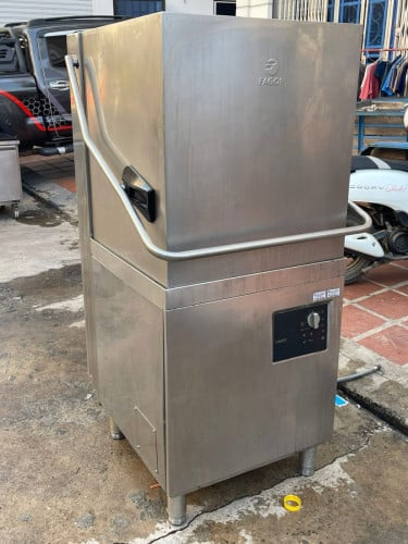 Hood type dishwasher