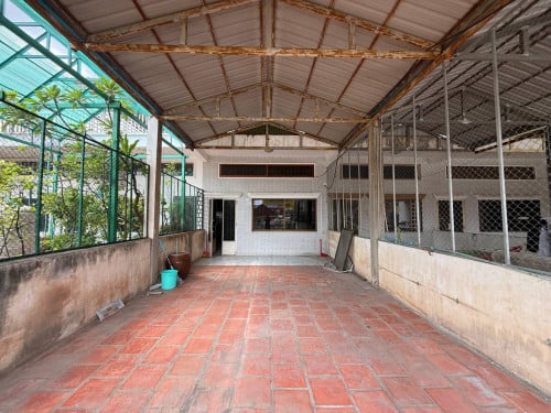 House for rent good at office