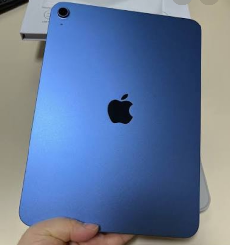 I am selling an iPad A16 128GB.