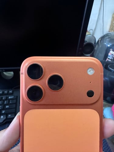 I phone 17 pro max 256g CH សំបកស្ទើរតិចៗជុំវិញ ថ្ម100%