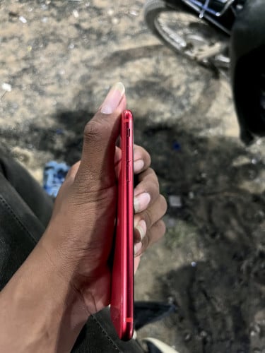 I phone se2 128G សាណុំសុីនមានស្កេន តម្លៃ40$