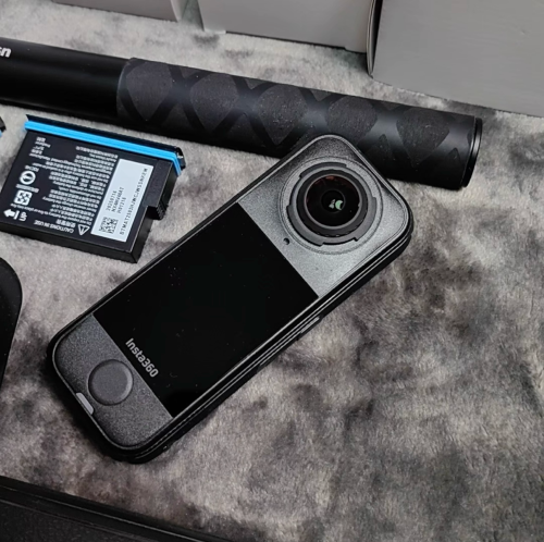 Insta360x4 air 99% 128GB accessories ដូចក្នុងរូប 385$