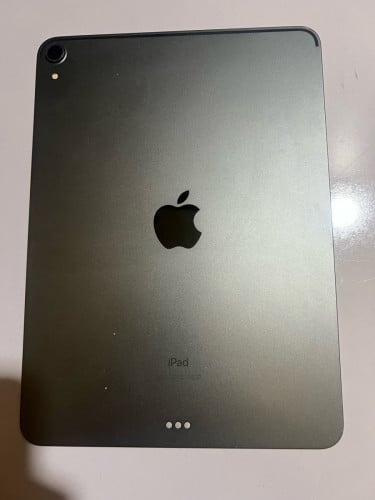 Ipad pro2018 11in ស្ទេីតិចតួច 512gសាណុំអត់ដែលគាស់មានប៊ិចapple zin