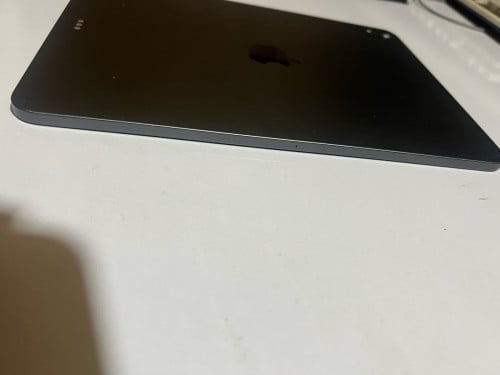 Ipad pro2018 11in ស្ទេីតិចតួច 512gសាណុំអត់ដែលគាស់មានប៊ិចapple zin